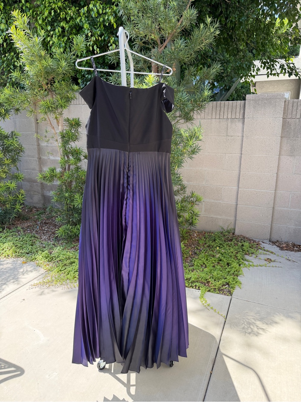 City Chic Trendy Passion Deep Purple Ombre Pleated Maxi Dress - size 16 - Picture 8 of 9